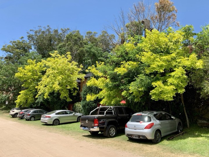 Estacionamiento individual de las cabañas – La Cascada, Valeria del Mar